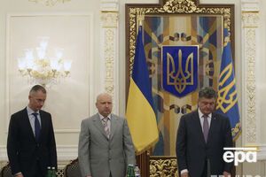 Ложкин (слева) официально зарабатывает больше, чем Порошенко