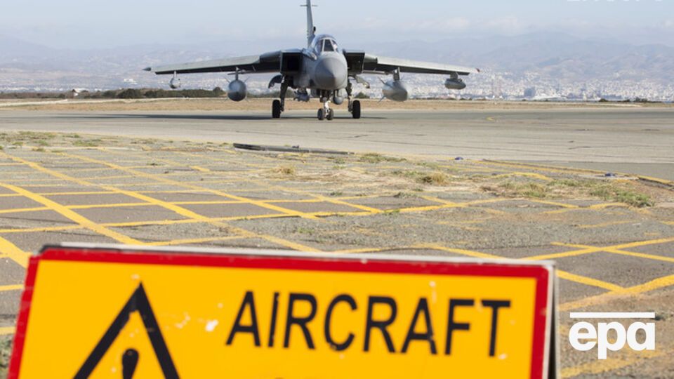 Королевские ВВС бомбят подконтрольные террористам месторождения нефти