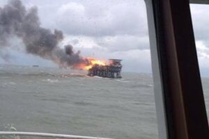 Причиной пожара стало повреждение газопровода на платформе из-за штормового ветра