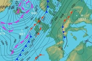 Британские острова накрыл шторм "Дезмонд"