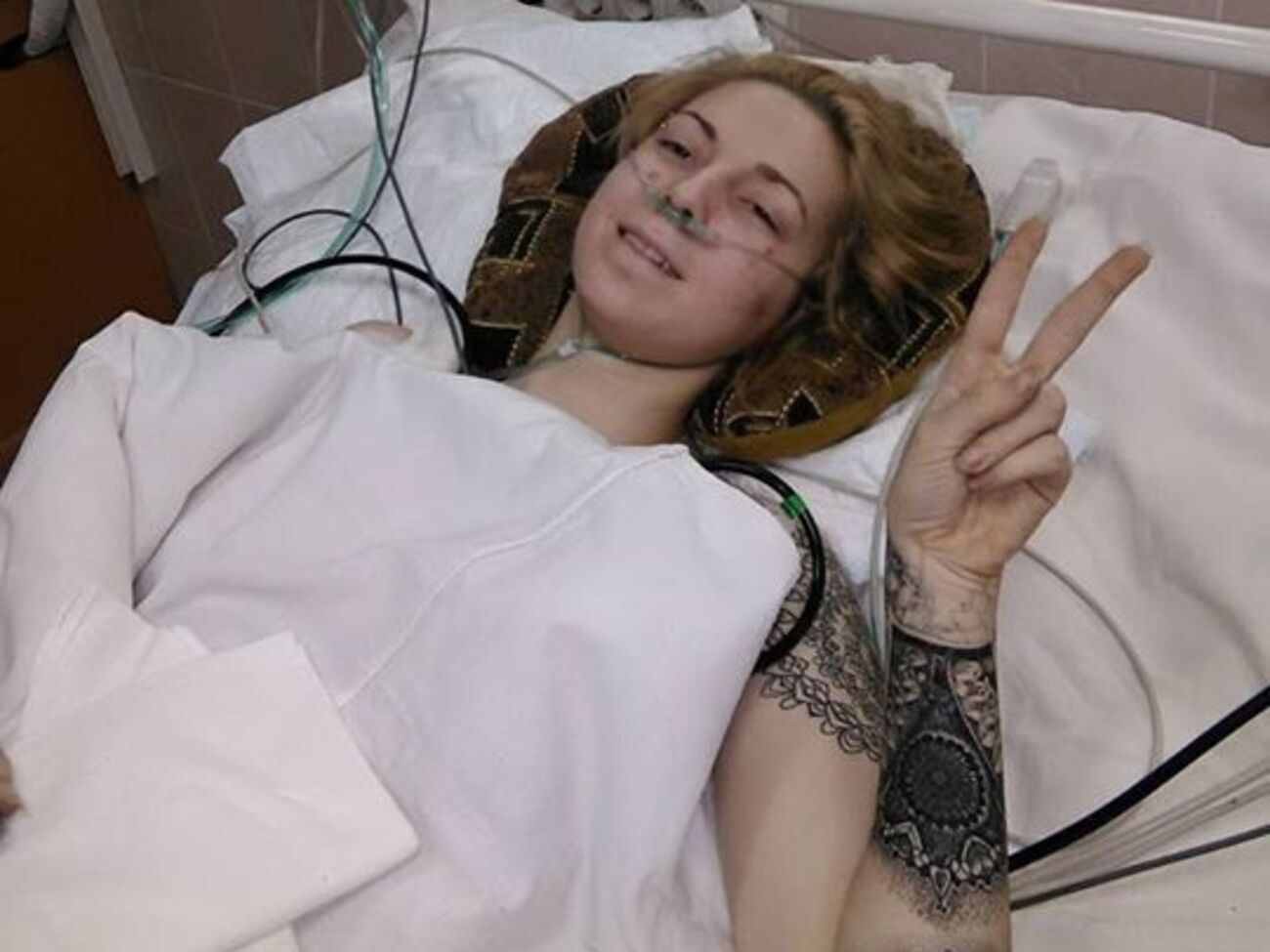 Яна Зинкевич принимает лекарства, ее готовят к операциям