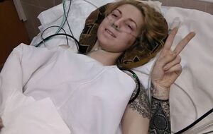 Яна Зинкевич принимает лекарства, ее готовят к операциям