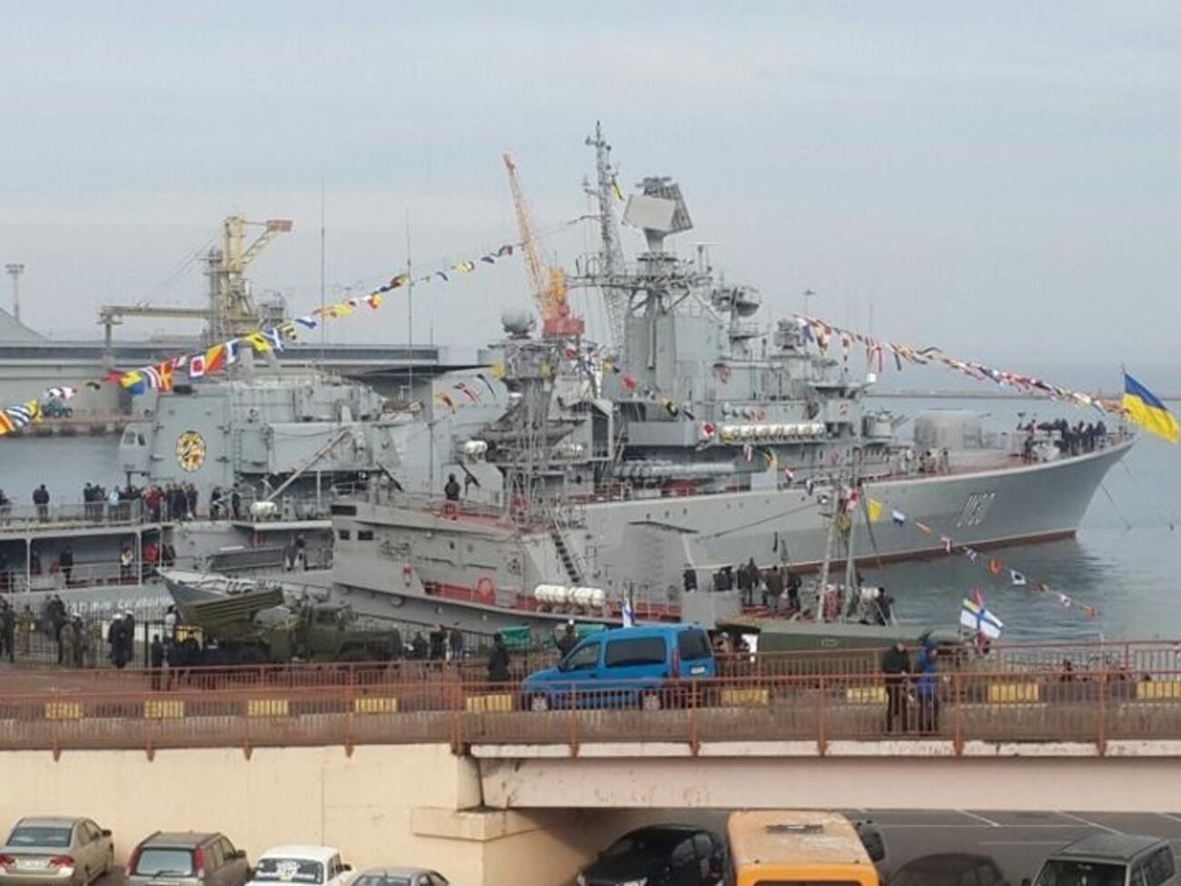 В Одессе показали военную технику и корабли ВМС Украины