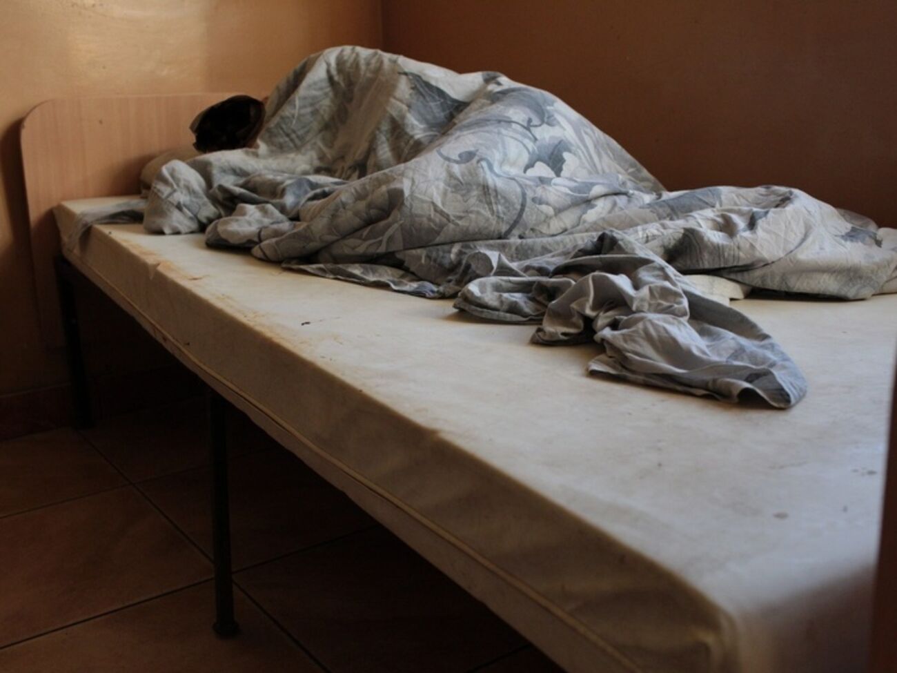 Проверка выявила, что больные содержались в интернате в нечеловеческих условиях.