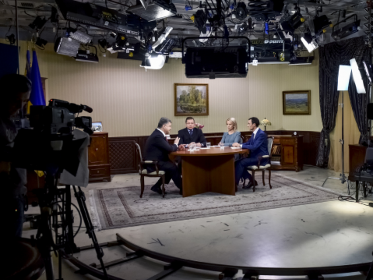 Порошенко:&nbsp;Для Путина Крым &ndash; территория, которая должна быть населена выходцами из Сибири