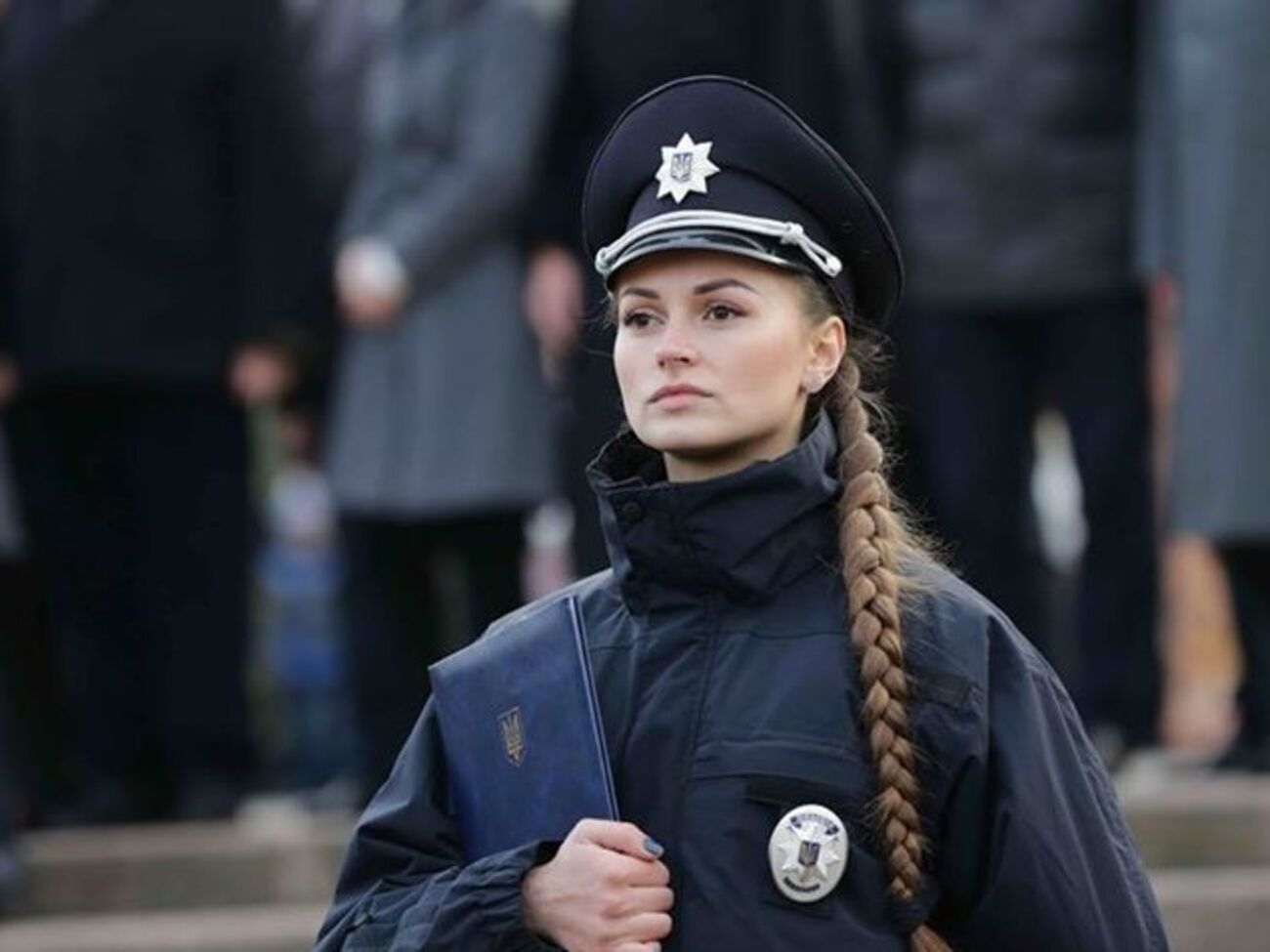 Аваков:&nbsp;Ведите себя прилично.&nbsp;А если нет &ndash; приедет строгая полицейская!