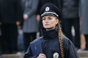 Аваков: Ведите себя прилично. А если нет – приедет строгая полицейская!