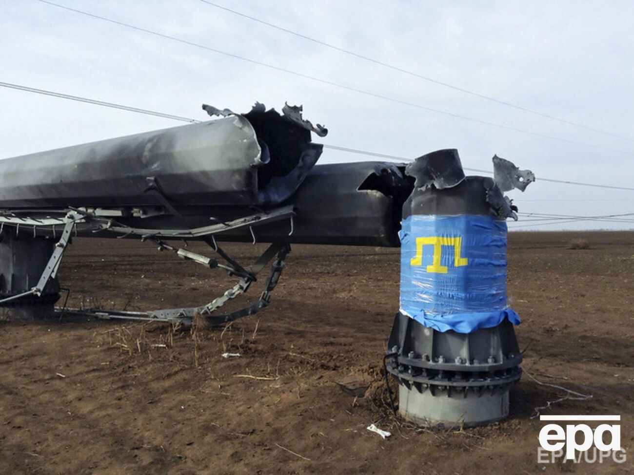 Участники энергетической блокады снова не позволили подать электроэнергию в оккупированный Крым