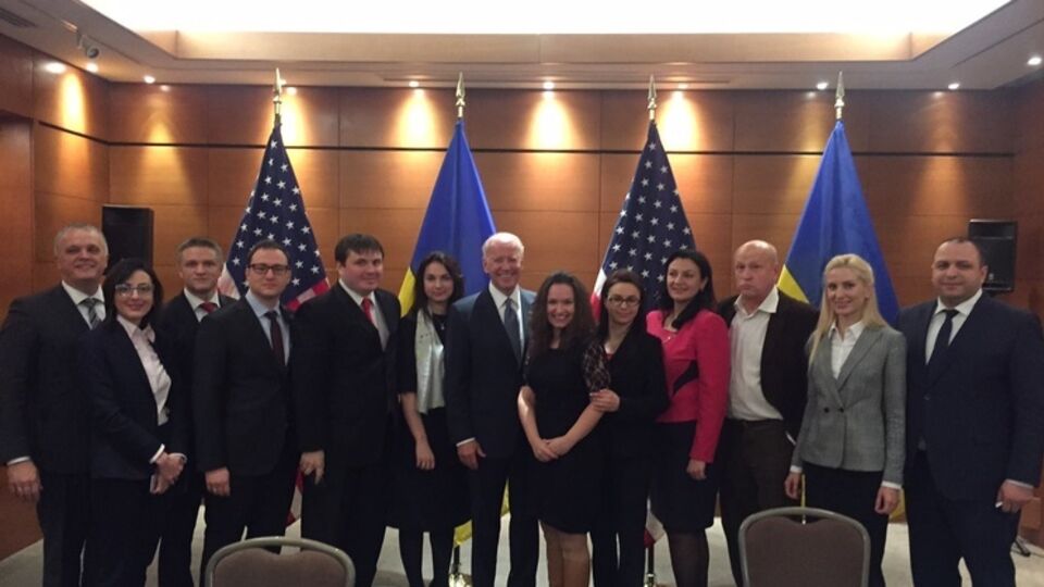 Байден встретился с представителями украинской общественности и поговорил о коррупции, Минских соглашениях и Крыме