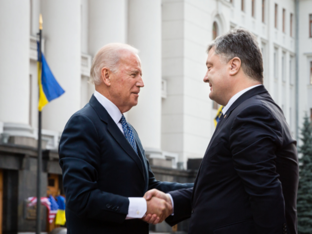 Джо Байден и Петр Порошенко. Вице-президент США заявил о выделении Киеву $190 млн на поддержку реформ