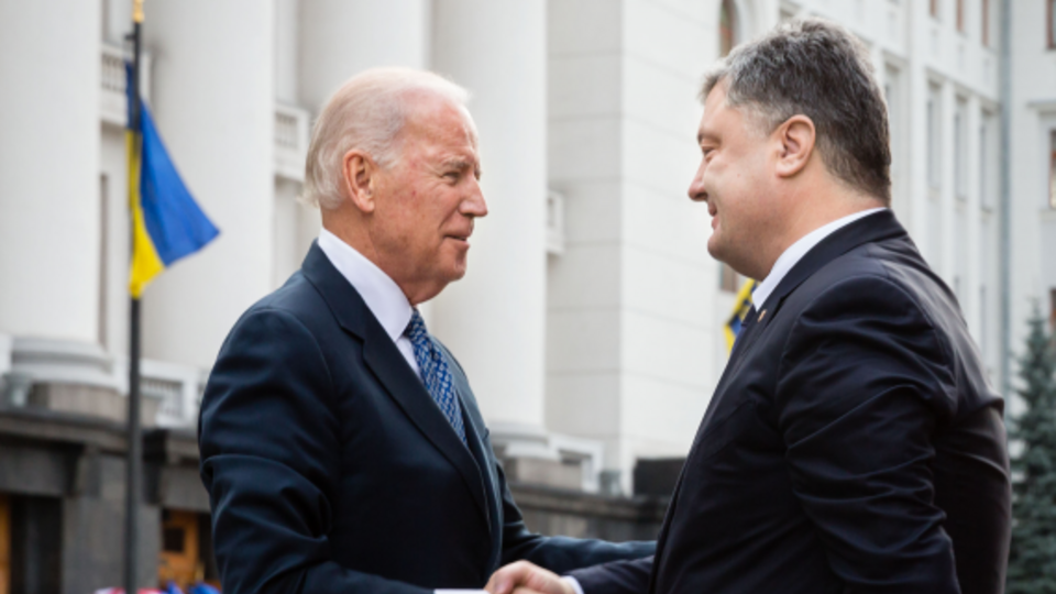 Джо Байден и Петр Порошенко. Вице-президент США заявил о выделении Киеву $190 млн на поддержку реформ