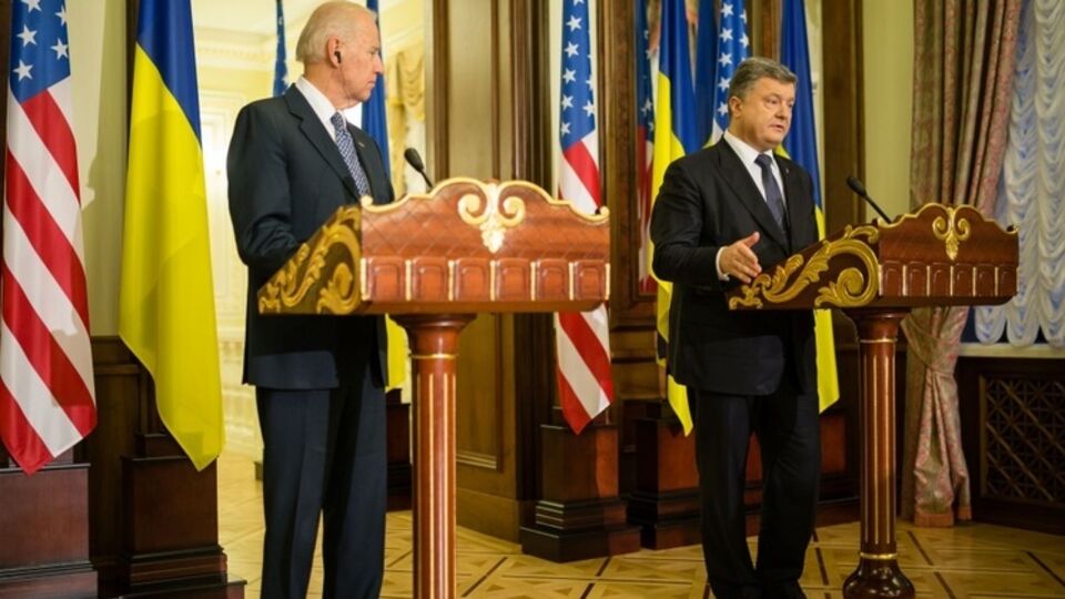 Байден призвал украинский народ и власть объединиться для борьбы с коррупцией