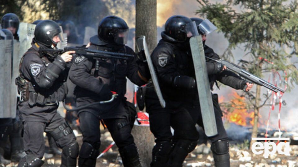 Бывший командир харьковского "Беркута" отпущен под домашний арест