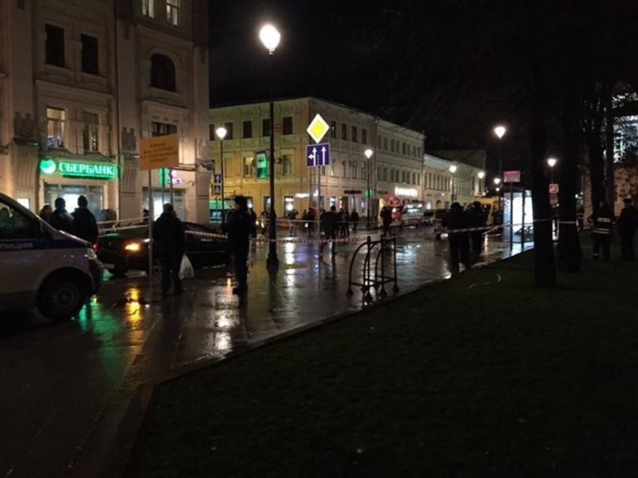 В результате взрыва в центре Москвы пострадало четыре человека