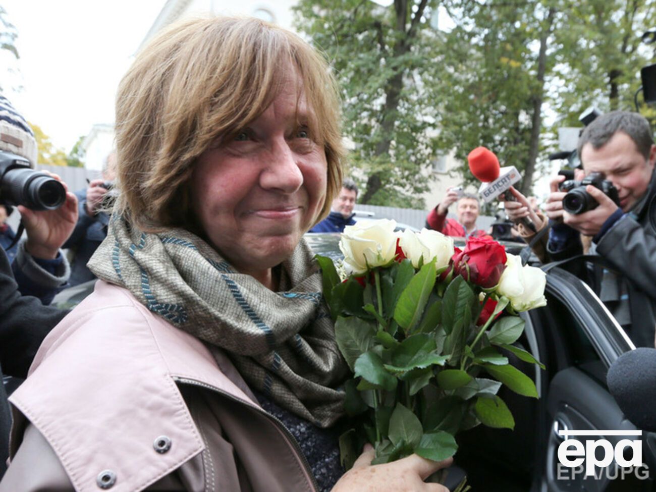 Алексиевич: Мы выросли среди палачей и жертв. Наши родители жили в страхе и часто ничего не рассказывали, но воздух нашей жизни был отравлен злом