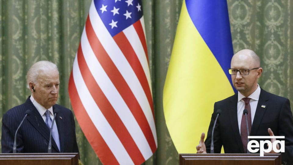 Яценюк рассказал Байдену о реформах