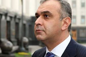 Жвания: Единственное, чем Яценюк спекулировал всегда, это какими-то специальными взаимоотношениями с США... Больше у него нет ни одного серьезного союзника