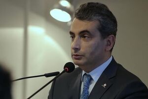 Нового лидера "Яблока" должен выбрать съезд партии в Москве 20 декабря. На фото – Лев Шлосберг