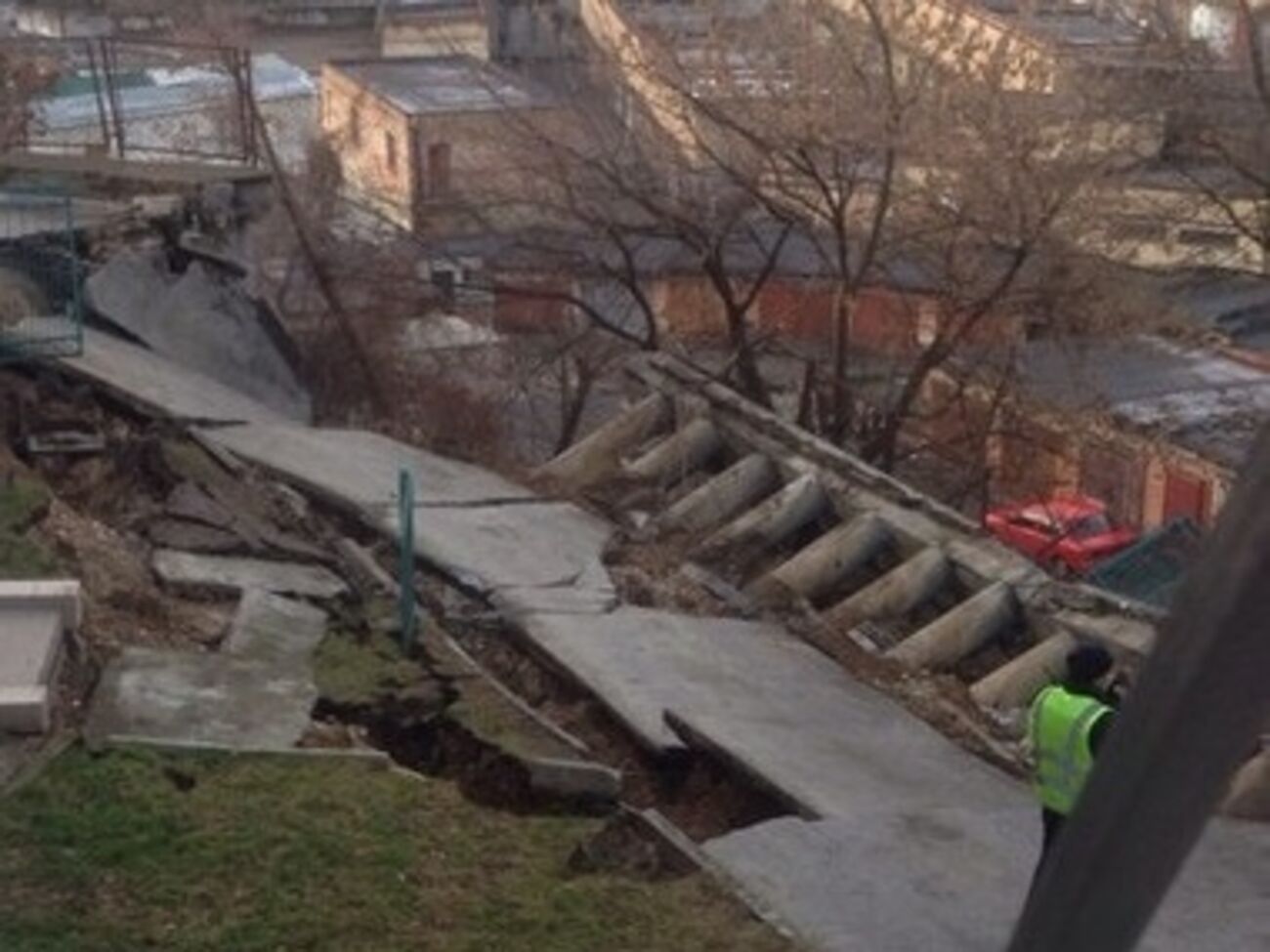 КГГА: Оползень произошел в результате подтопления