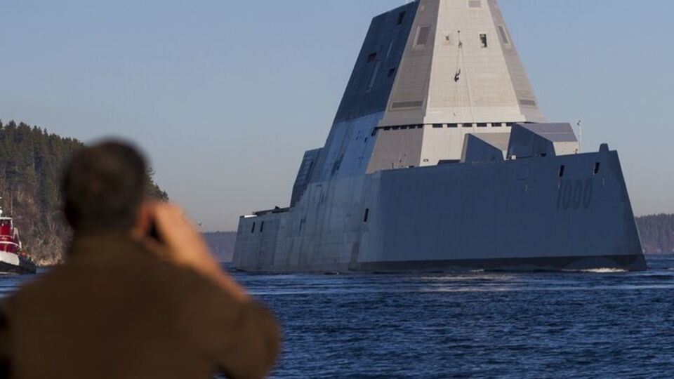 Самый большой эсминец ВМС США вышел в море. Фоторепортаж