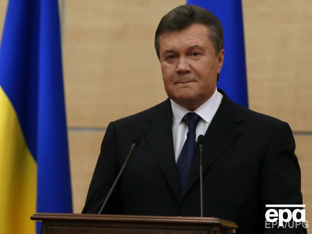 Януковичу пообещали "теплый чай, мягкое кресло и следователей"