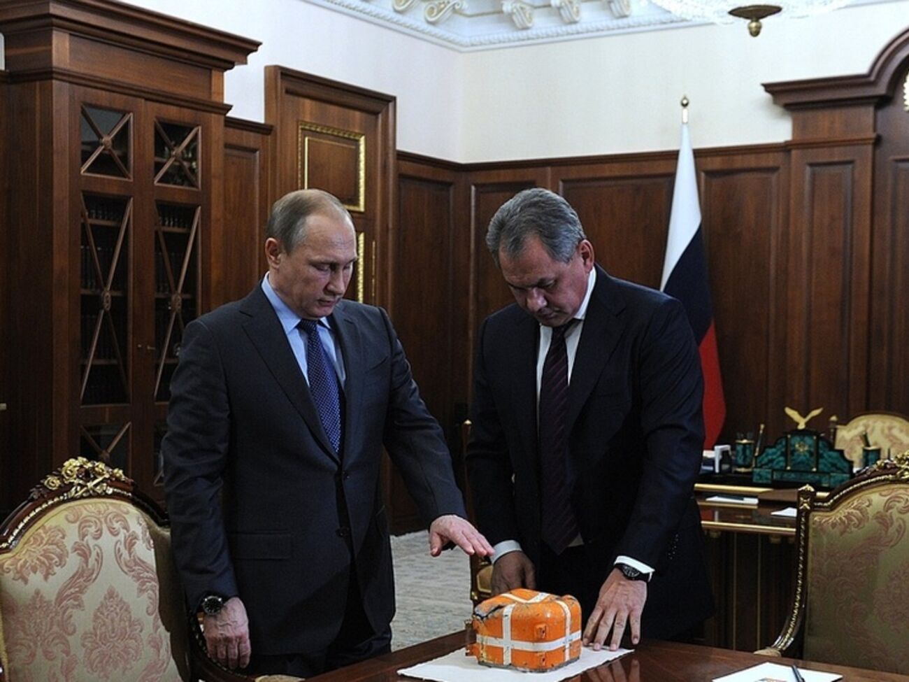 Шойгу сообщил, что найденный на месте крушения бортовой самописец уже доставили в Россию