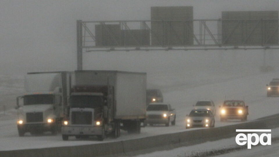 Грузовики не будут пускать в город во время снегопадов