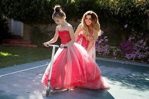 Алина Седокова пишет и читает рэп на английском языке