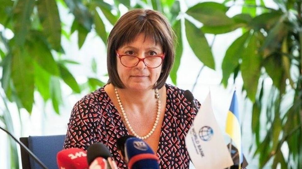 Яресько: Ключевые новации этих предложений – введение ставок налога на доходы физлиц и налога на прибыль до 18% уже со следующего года, и до 17% – уже с 2017 года