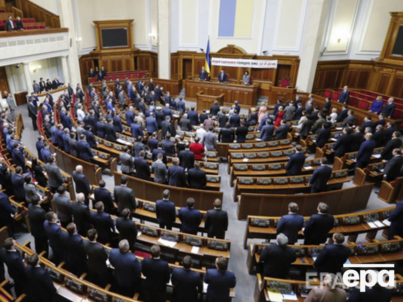 Представители СМИ имеют право присутствовать на заседаниях комитетов, кроме случаев, когда по решению комитета проводится закрытое заседание