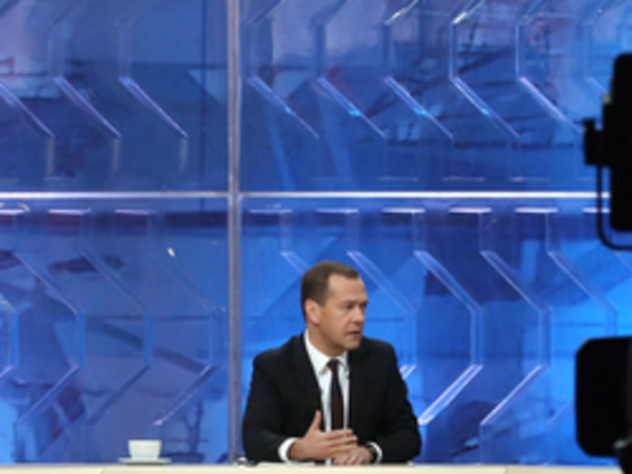 Медведев: Отказ США и стран ЕС дать гарантии по украинскому долгу означает их неверие в платежеспособность украинской экономики