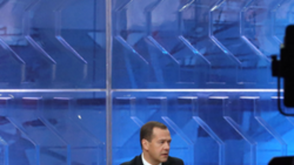 Медведев: Отказ США и стран ЕС дать гарантии по украинскому долгу означает их неверие в платежеспособность украинской экономики