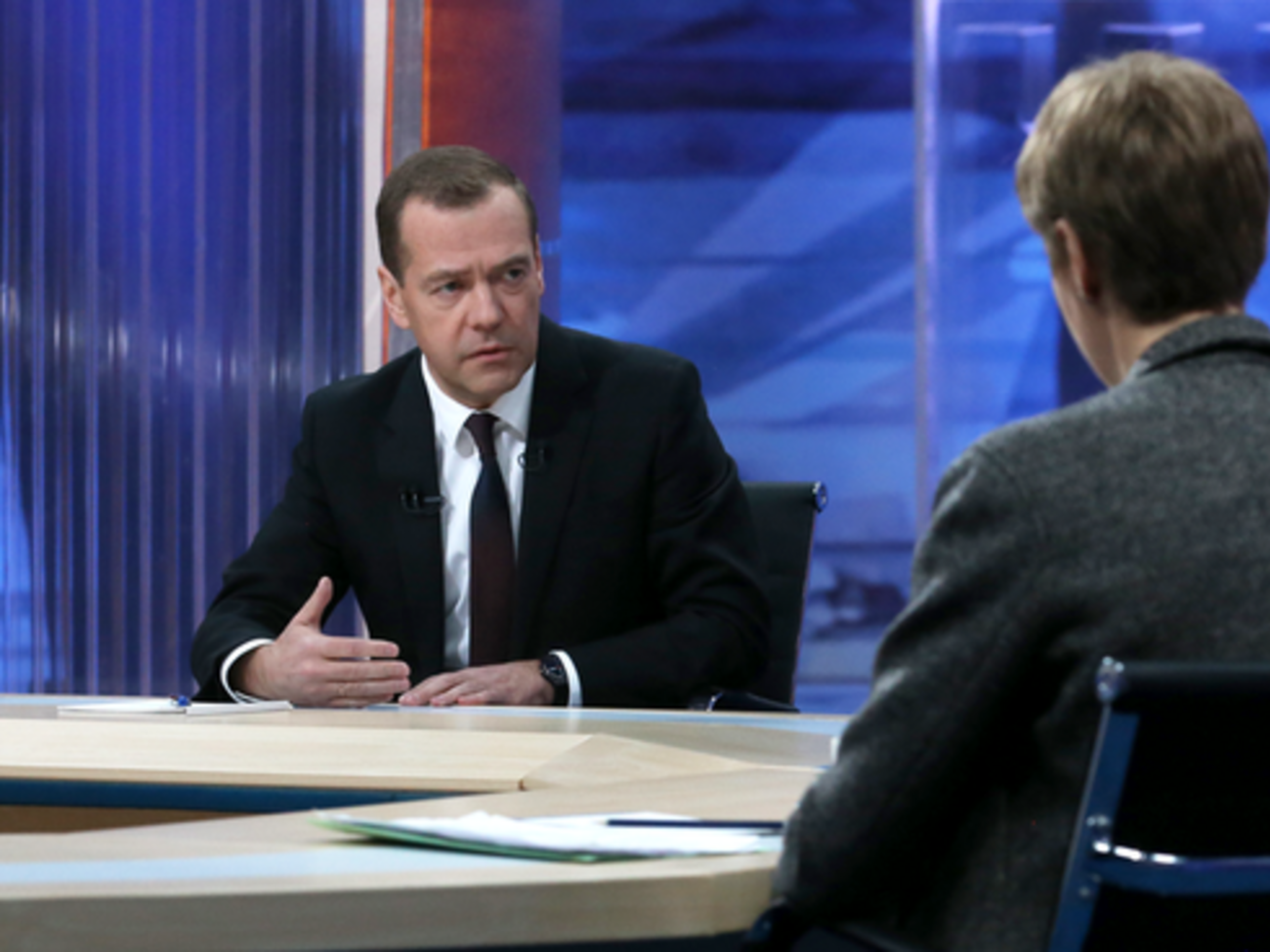 Медведев: К 2018 году в Крыму запланировано построить две новые электростанции