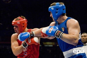 На любительском ринге Глазков (слева) представлял Украину