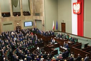 Депутаты и члены польского Сейма с почтением склоняют головы в память о миллионах жертв Великого Голодомора и разделяют боль с украинским народом
