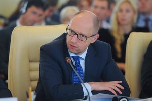 Арсений Яценюк: Наша обязанность перед бизнесом – внедрить прозрачную систему регистрации налоговых накладных и возмещения НДС
