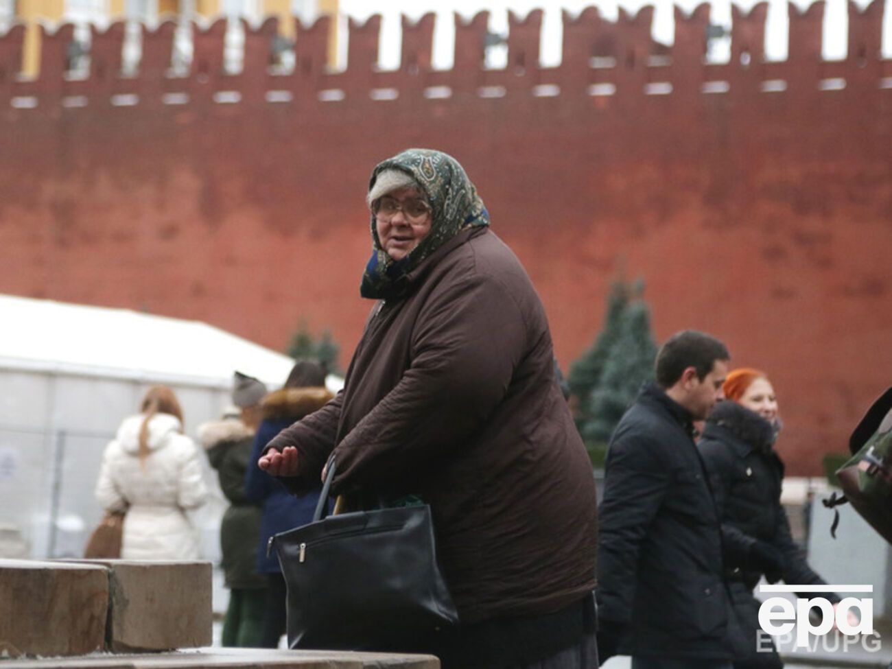 Bloomberg: В Кремле отказываются признать, что доходы населения упали слишком сильно