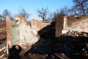 Последствия обстрелов "Градами" села Зоряное