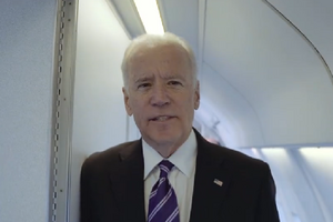 Вице-президент США Джо Байден записал видео по прилету из Украины