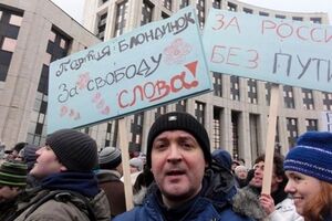 Сергей Козлов: Раненным солдатам и родственникам погибших платят, потому они и молчат