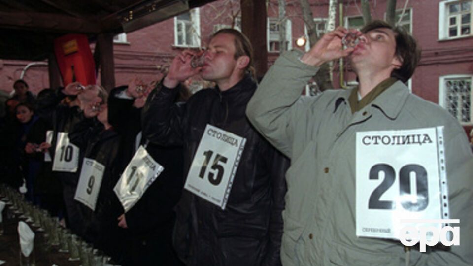 Российские власти решили снизить цены на водку