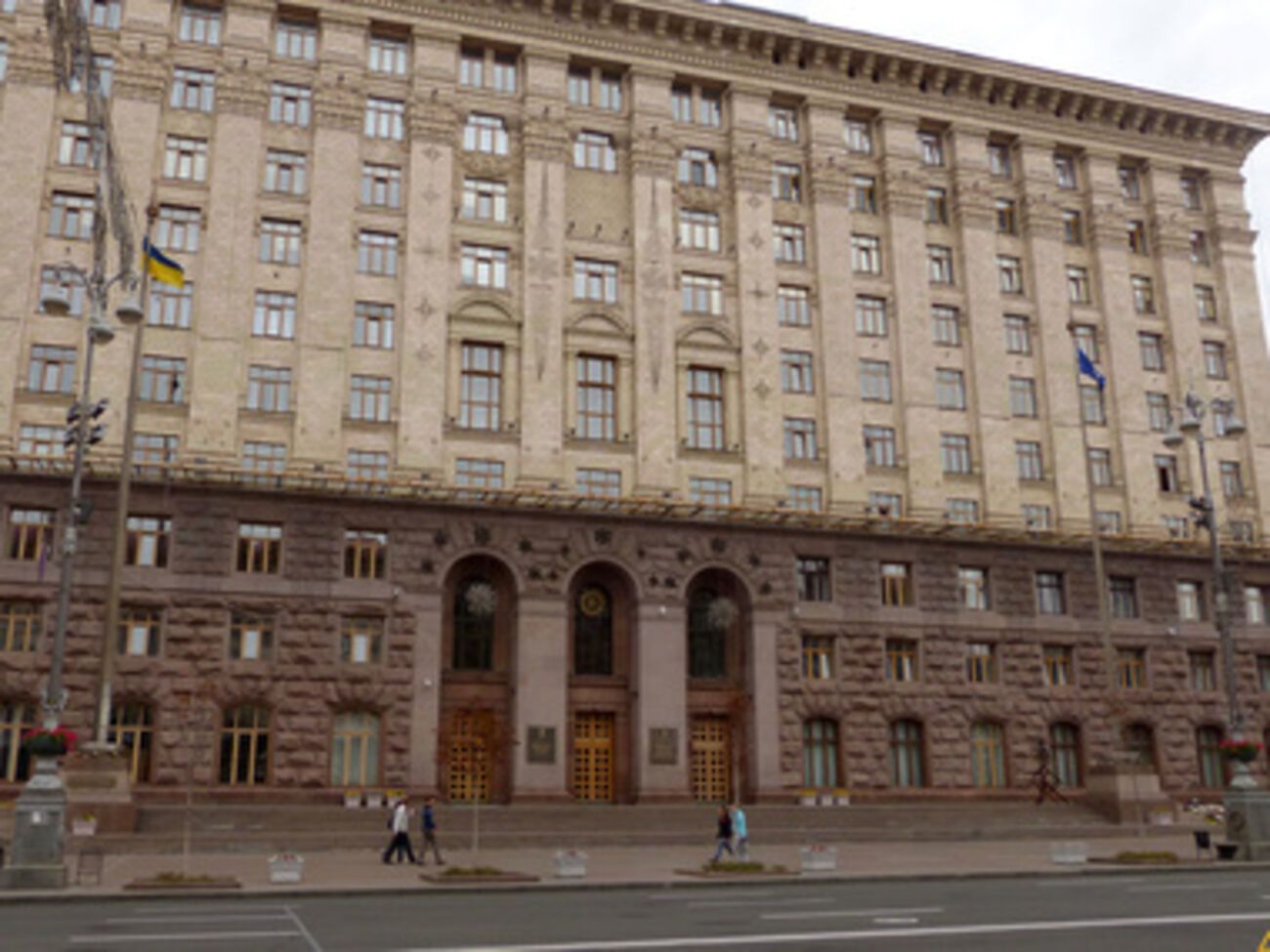 Киевские власти установят мемориальные доски героям