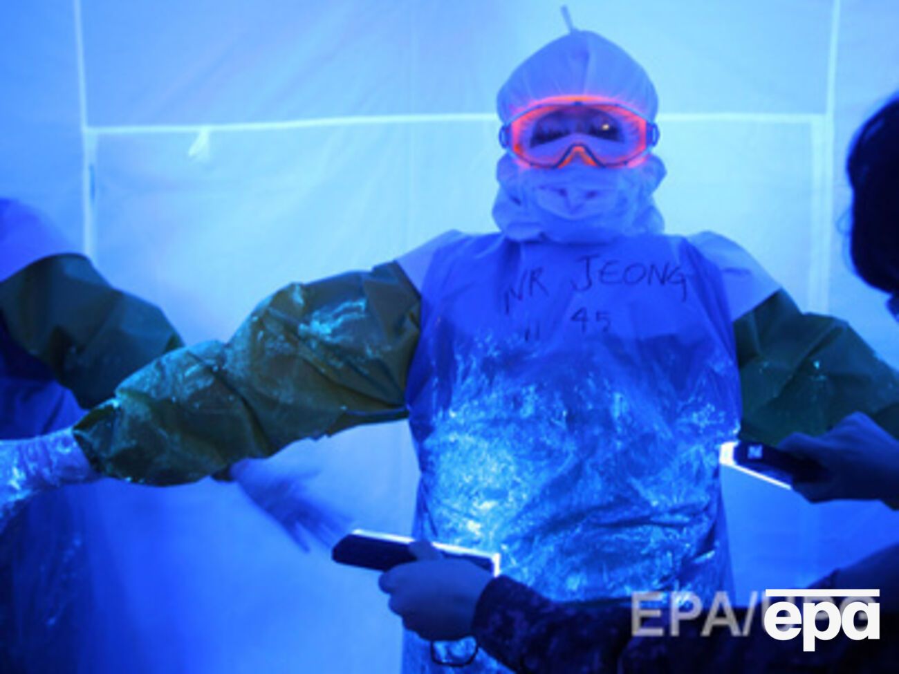 Сотрудник Красного Креста из РФ госпитализирован с подозрением на Эбола