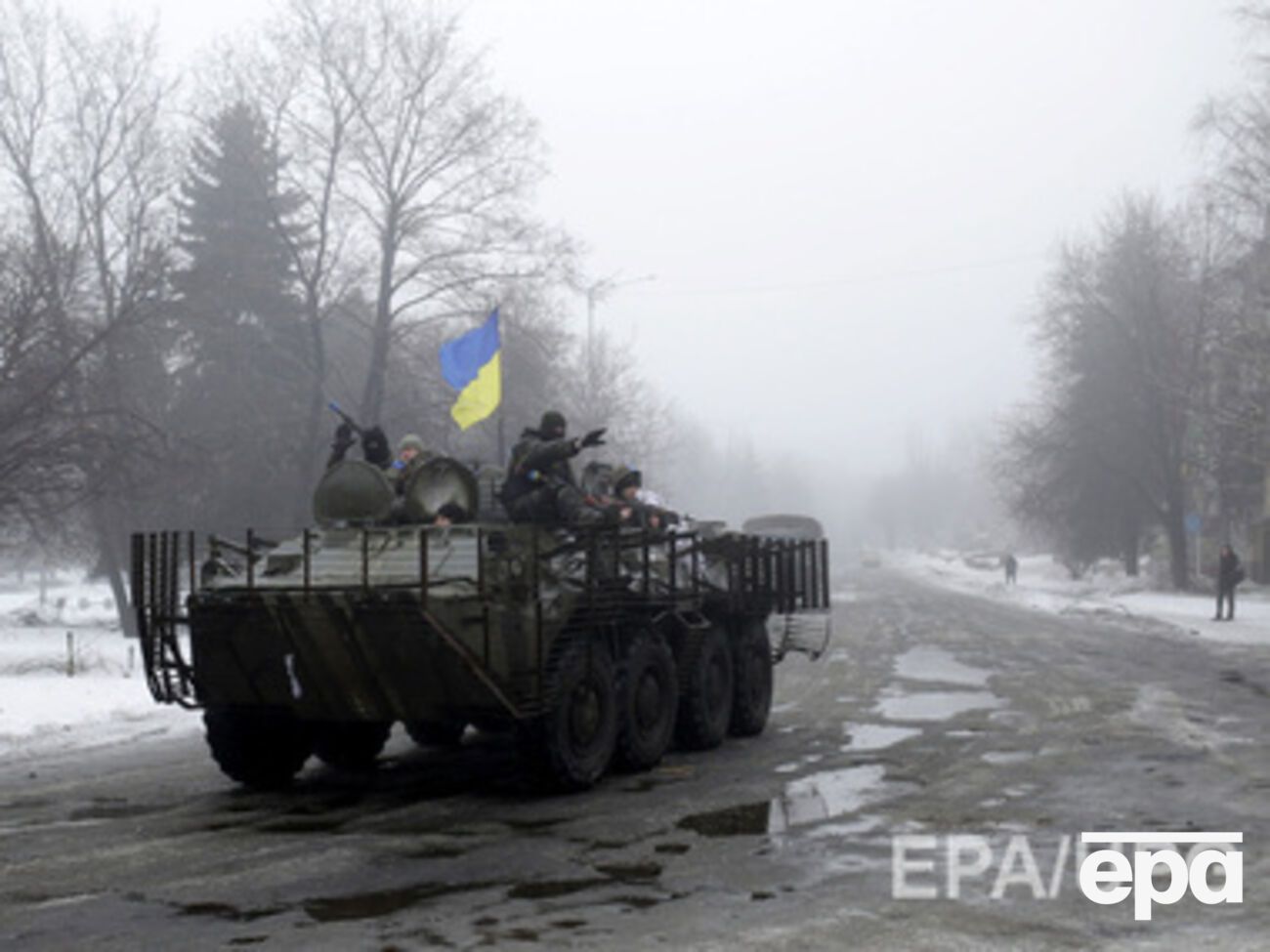 Украинские войска пытаются отбить у боевиков Углегорск