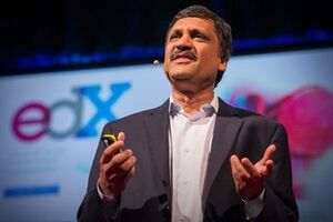 Агарвал пытается получить разрешение на работу с Крымом