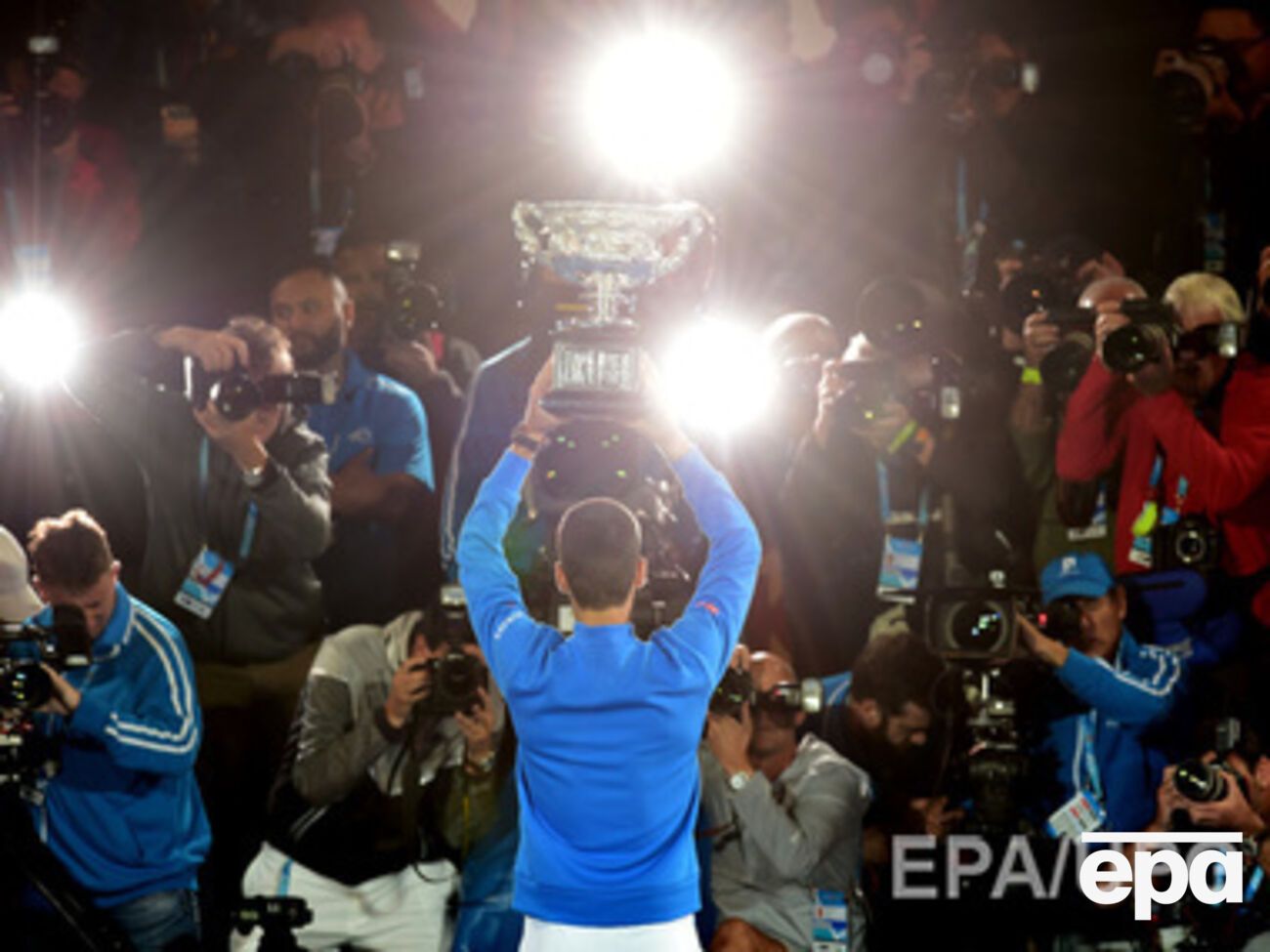 Новак Джокович в пятый раз выиграл турнир Australian Open