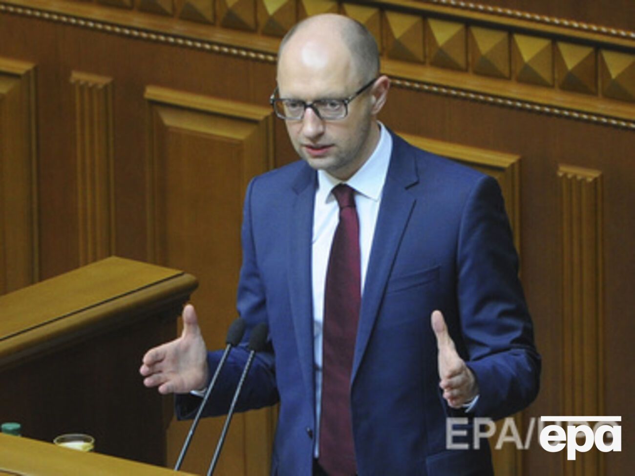 Яценюк подписал постановление о премиях за уничтожение техники террористов