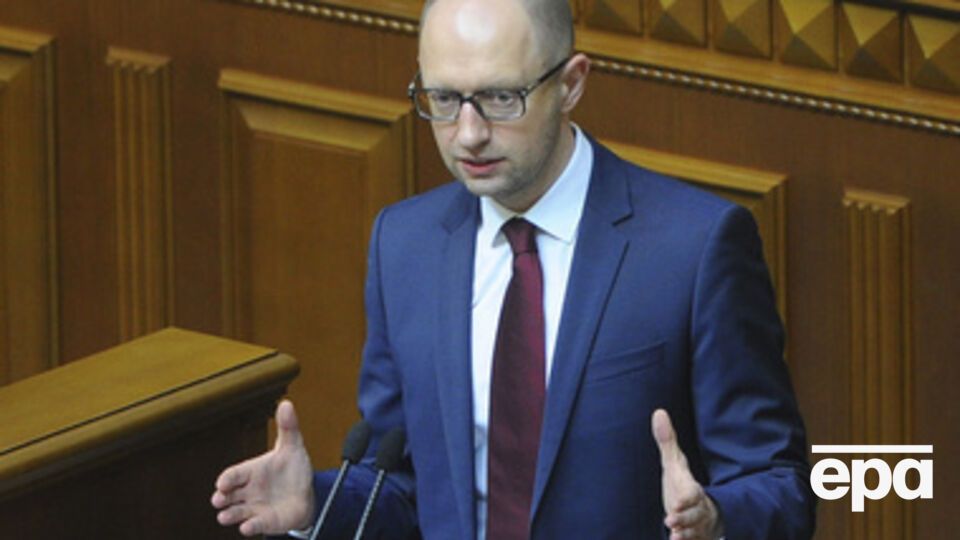 Яценюк подписал постановление о премиях за уничтожение техники террористов