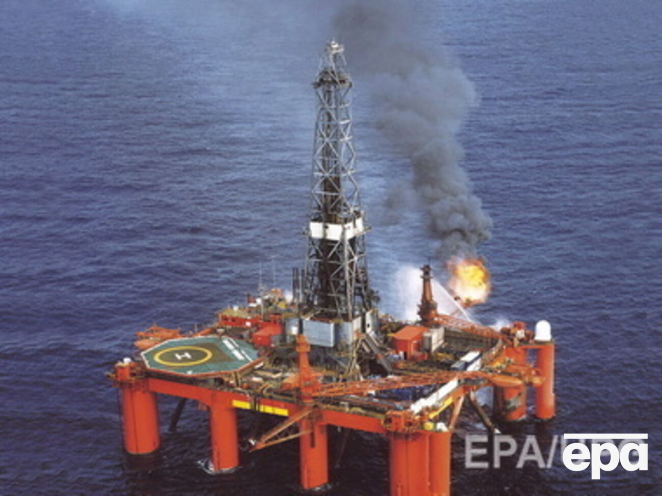 Brent держится у отметки в $58 за баррель