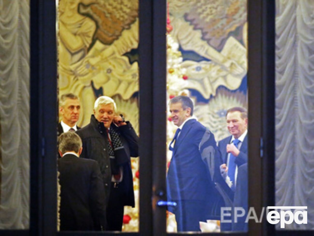 На вечер запланировано продолжение переговоров по ситуации на Донбассе